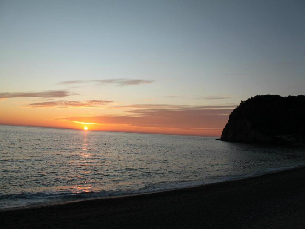 Apartments Galija Petrovac Екстер'єр фото