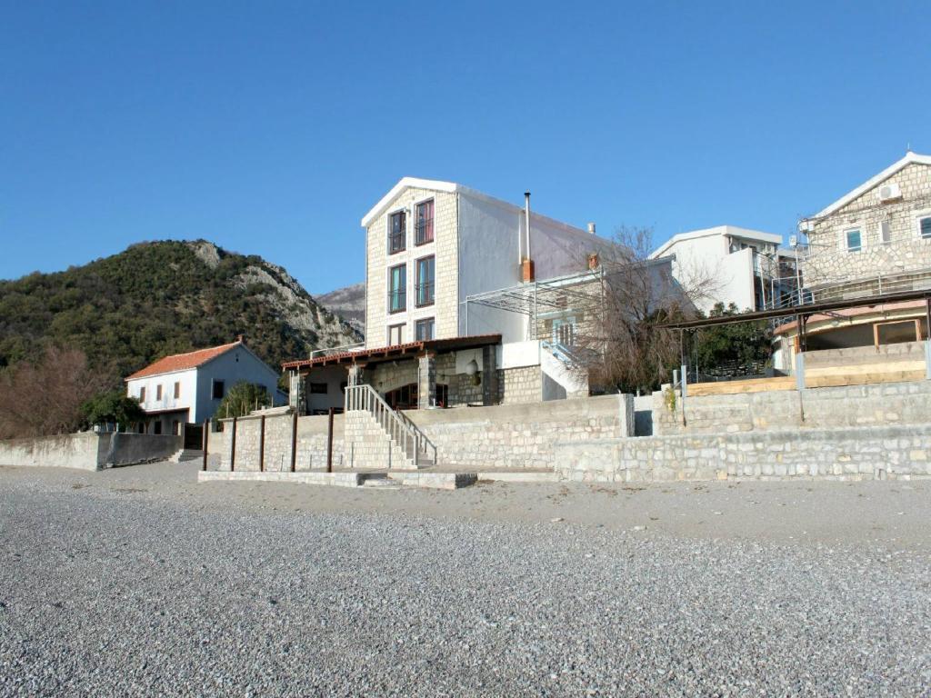 Apartments Galija Petrovac Екстер'єр фото
