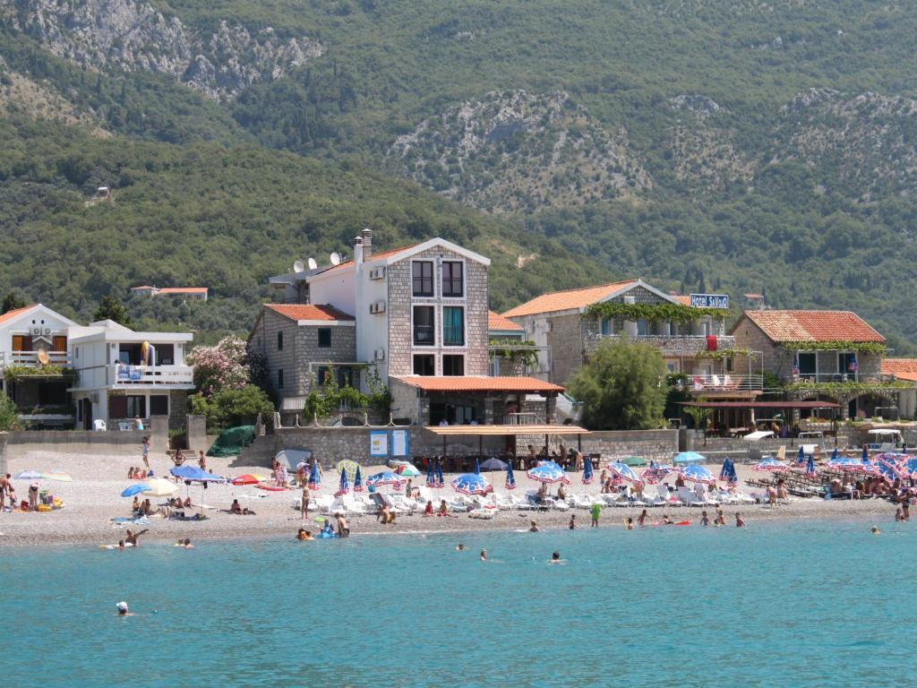 Apartments Galija Petrovac Екстер'єр фото