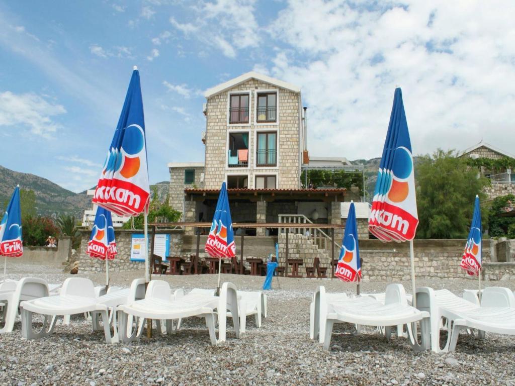 Apartments Galija Petrovac Екстер'єр фото