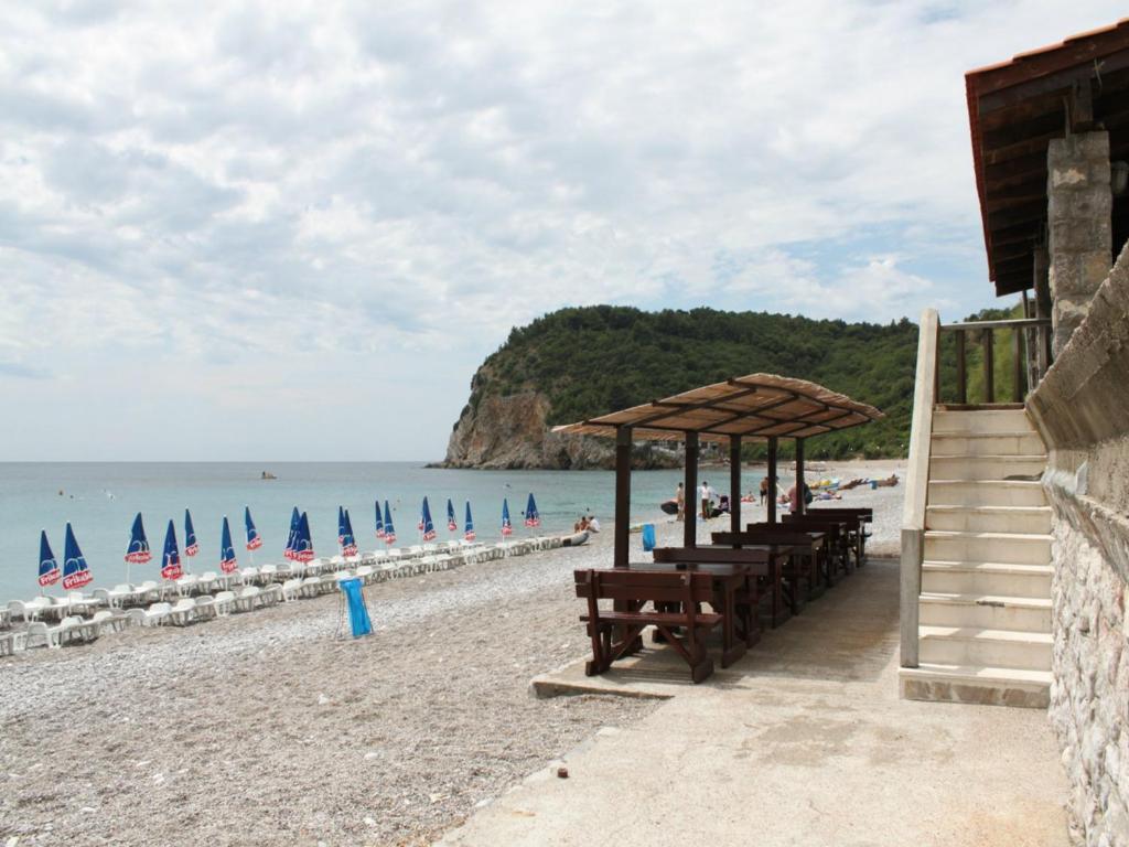 Apartments Galija Petrovac Екстер'єр фото