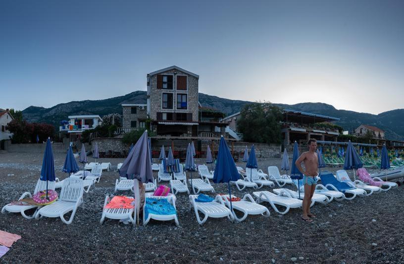 Apartments Galija Petrovac Екстер'єр фото
