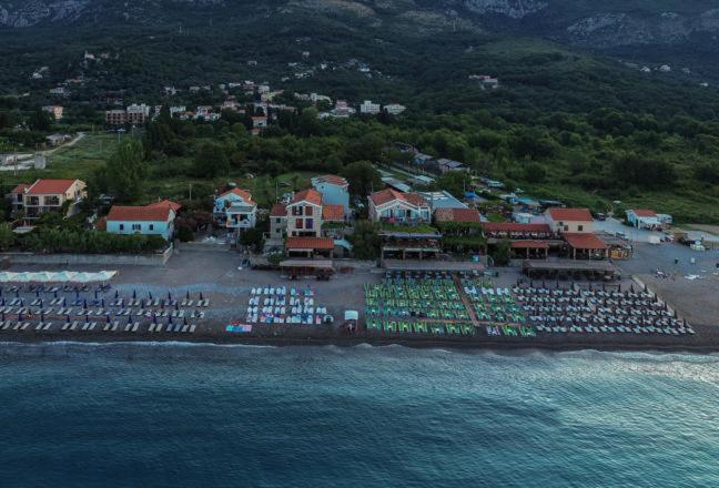 Apartments Galija Petrovac Екстер'єр фото