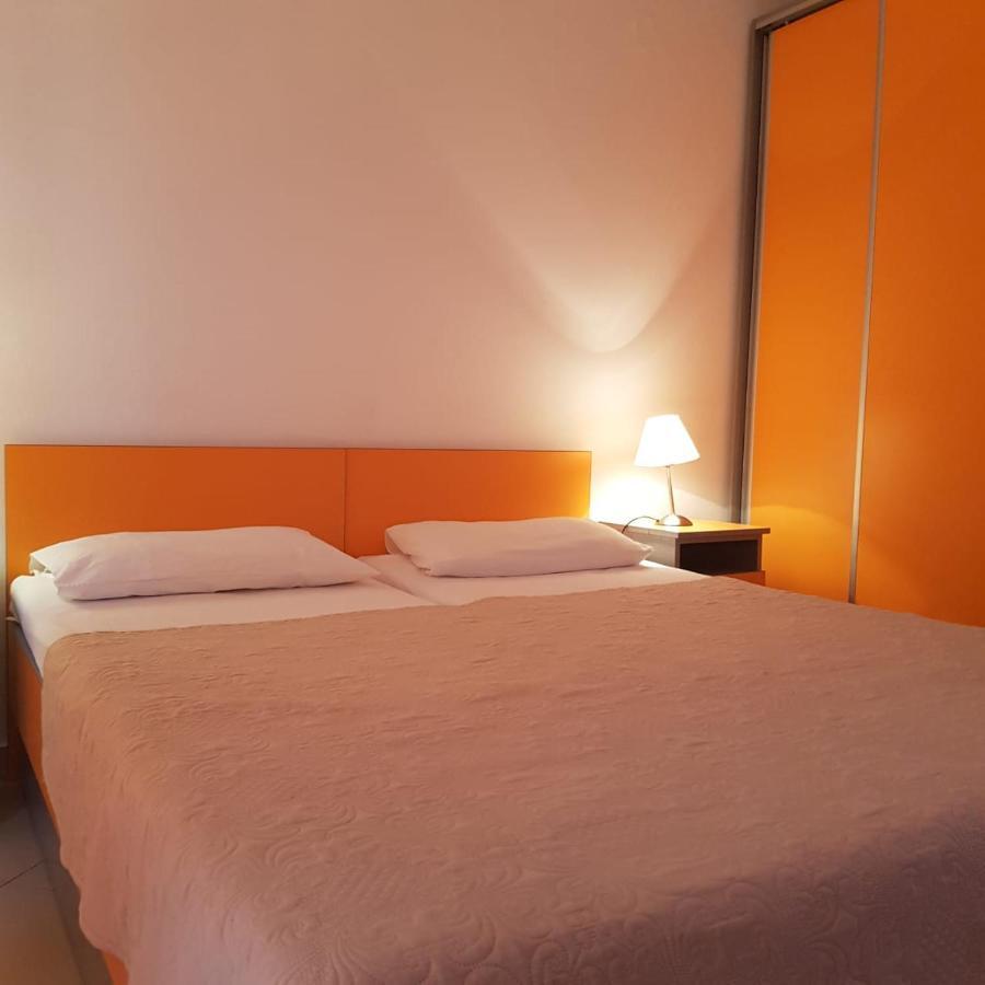 Apartments Galija Petrovac Екстер'єр фото