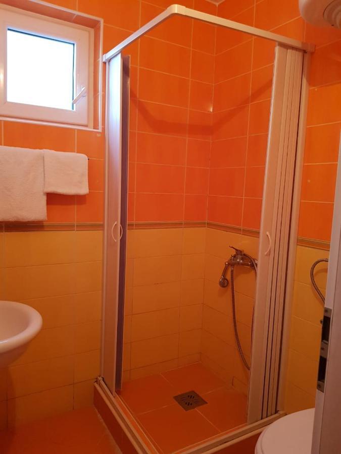 Apartments Galija Petrovac Екстер'єр фото